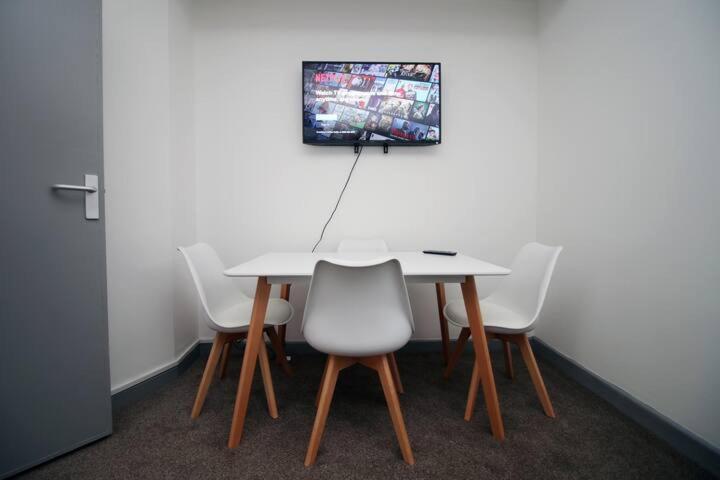 City Centre, Parking, Smart Tv'S In All Rooms 斯旺西 外观 照片